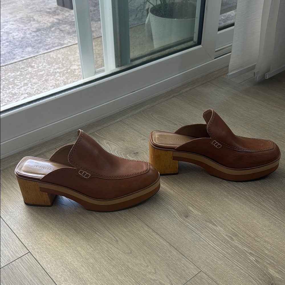 Women’s Brown Leather Slip-On Shoes - Picture 9 of 10